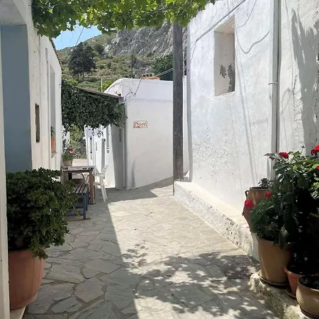 Apartmán Varsamos Yiannioú